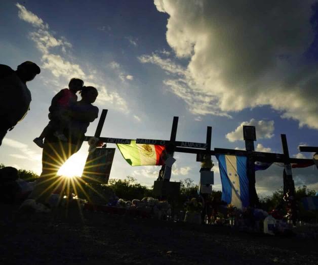 Arriba a México avión militar con los cuerpos de 8 migrantes