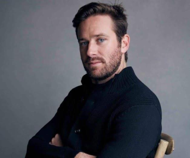 Tras casos de abuso, Armie Hammer trabaja ¡en un hotel!