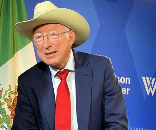 Defiende Ken Salazar cercanía con AMLO