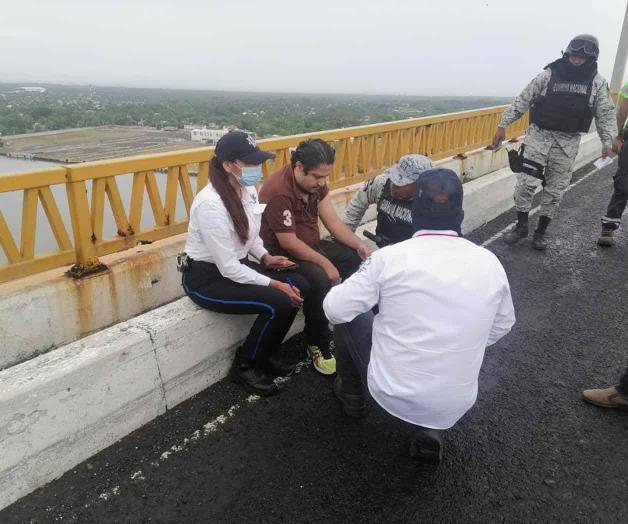 Intenta suicidio por crisis