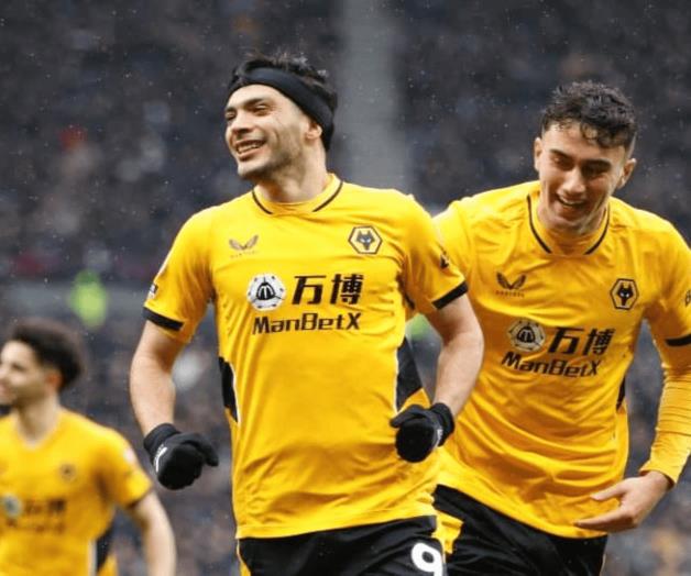 Marca Raúl Jiménez en amistoso de los Wolves