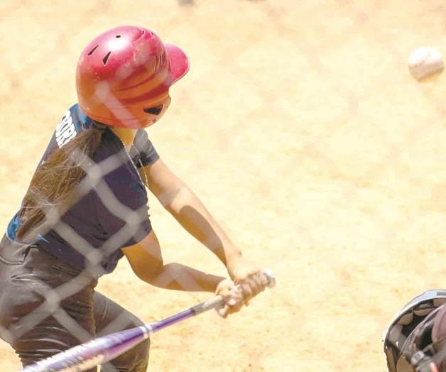 Apalean las Orioles a Amigas del Coro