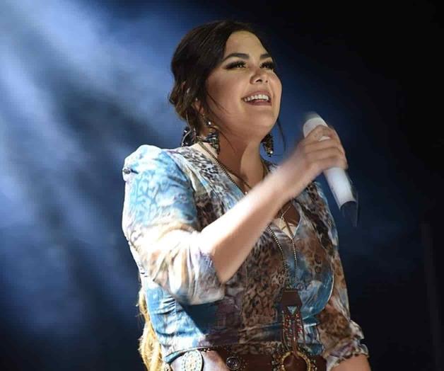 Yuridia le habría dedicado uno de sus mayores éxitos a Mario Domm