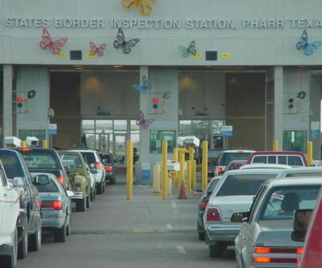 Sentencian a exoficial de CBP por sobornos