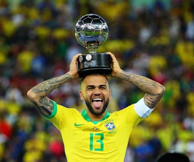 Oficial: Dani Alves es puma