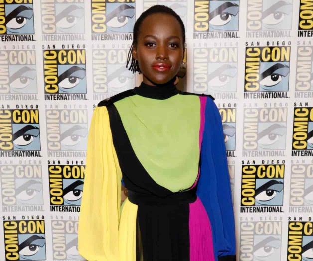 Viste diseñador tapatío Alfredo Martínez a Lupita Nyongo