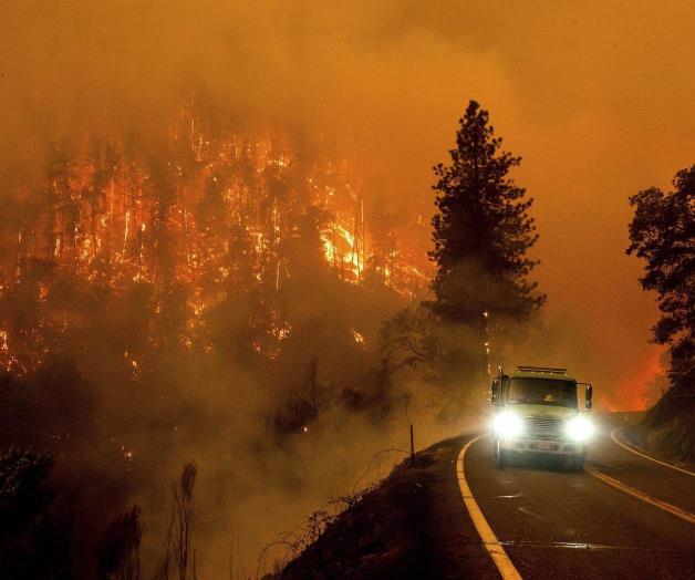 Suben a 4 los muertos por incendios forestales