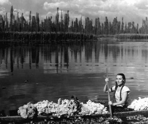 Cuando Dolores del Río fue madrina de una niña en Xochimilco Cuando Dolores del Río fue madrina de una niña en Xochimilco