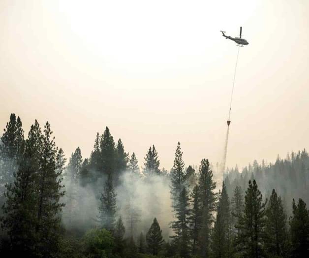 Incendio destruye poblado del norte de California