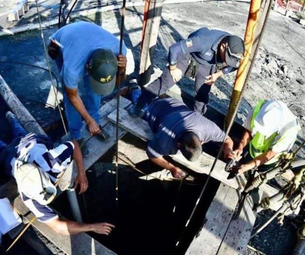 Impide nivel de agua rescatar a mineros; seguirán bombeos