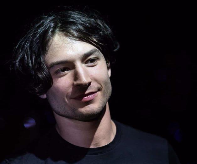Ezra Miller andaría armado por delirio de persecución Ezra Miller andaría armado por delirio de persecución