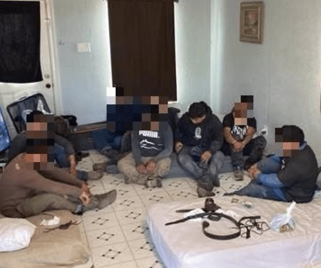 Escalan el muro con droga y los detectan Escalan el muro con droga y los detectan