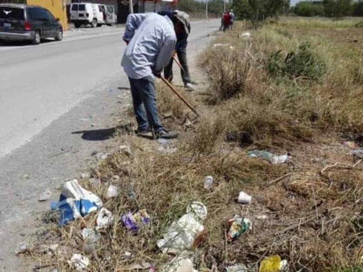 Realizan campaña de recuperación de aceras Realizan campaña de recuperación de aceras