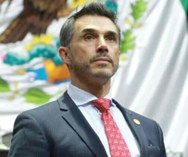 Quiere dirigir la República Mexicana Quiere dirigir la República Mexicana
