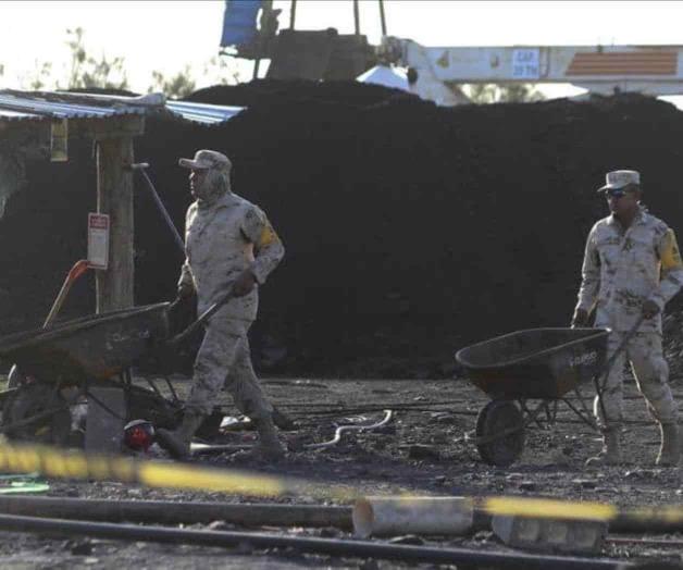 Material sólido en pozos impide rescate de mineros