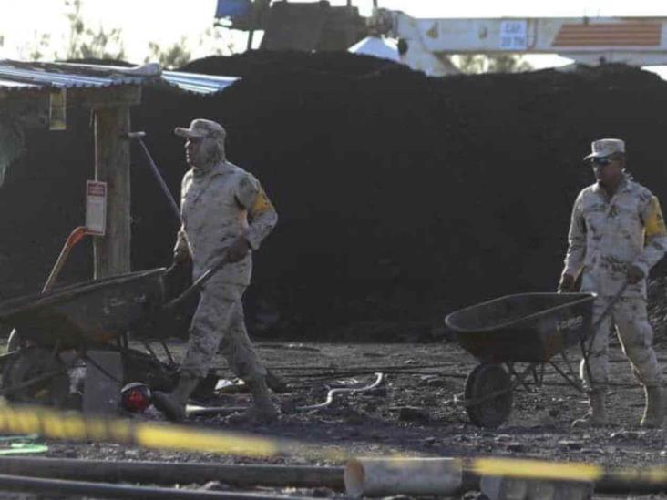 Material sólido en pozos impide rescate de mineros Material sólido en pozos impide rescate de mineros