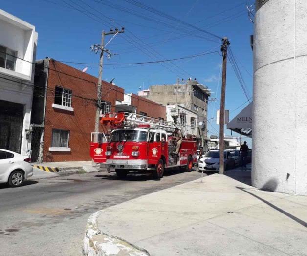 Evacuan a familias por un incendio