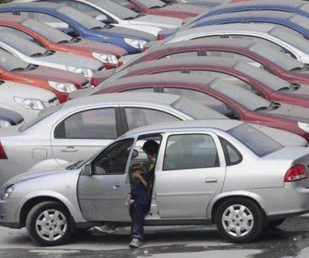 Bajan compras de vehículos Bajan compras de vehículos