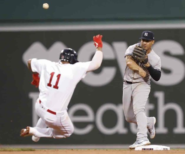 Boston blanquea a Yanquis; Wacha luce en su regreso