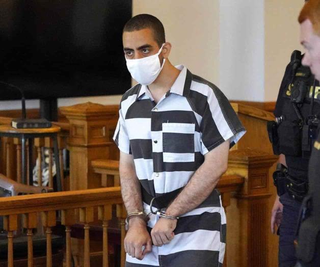 Agresor de Rushdie está sorprendido de que autor siga vivo