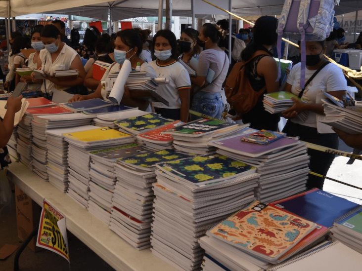 ¡Ni con ofertas les alcanza…!; padres de familia no logran completar la compra de útiles escolares ¡Ni con ofertas les alcanza…!; padres de familia no logran completar la compra de útiles escolares