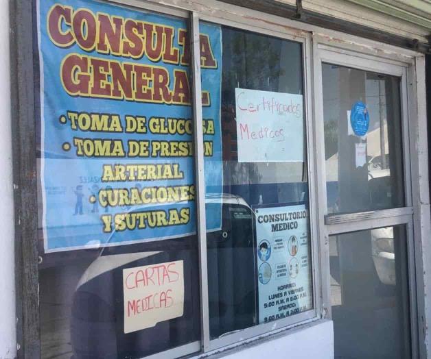 Eliminar consultorios en farmacias, un error