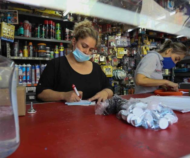 Mujeres ganan aún menos en sectores donde predominan Mujeres ganan aún menos en sectores donde predominan