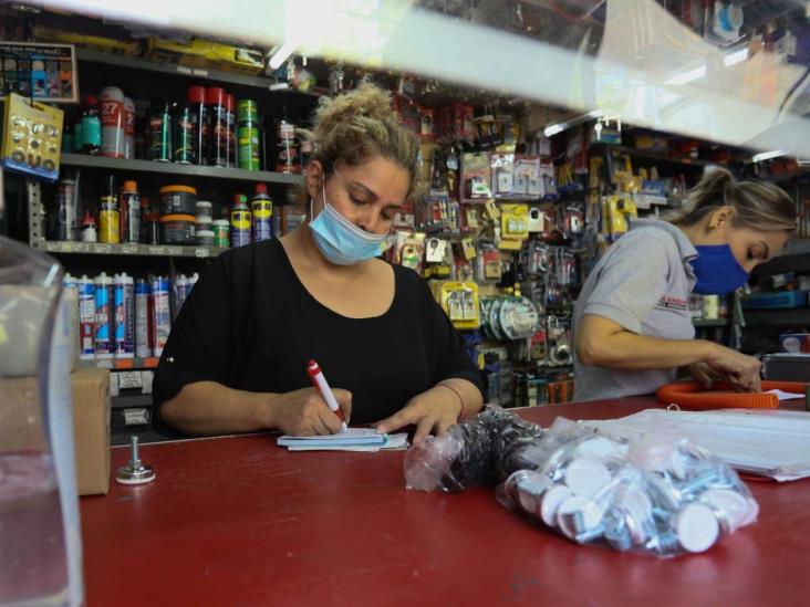 Mujeres ganan aún menos en sectores donde predominan Mujeres ganan aún menos en sectores donde predominan