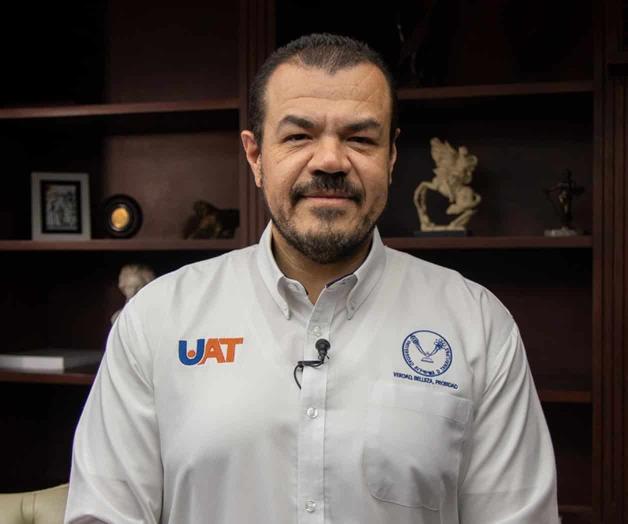 Rector da bienvenida a nuevos estudiantes