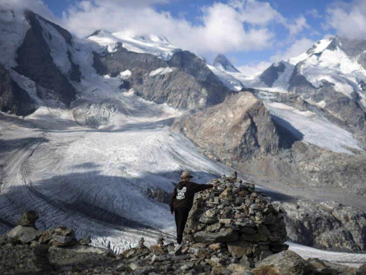 Glaciares de Suiza han perdido más de la mitad de su volumen Glaciares de Suiza han perdido más de la mitad de su volumen