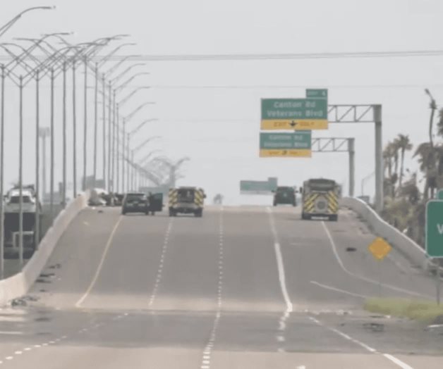 Choque y volcadura deja dos fallecidos Choque y volcadura deja dos fallecidos