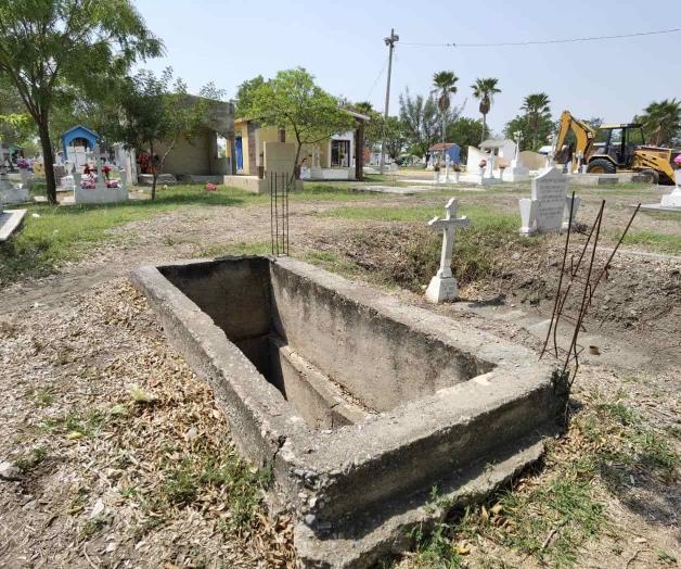 Construirán barda y nichos en panteón