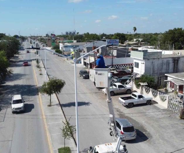 Avanza la iluminación en vías primarias municipales