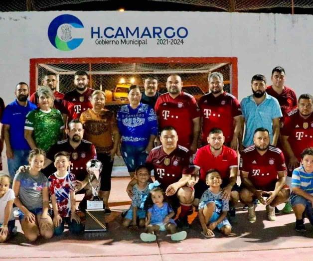 Premian a jugadores de torneo futbol rápido