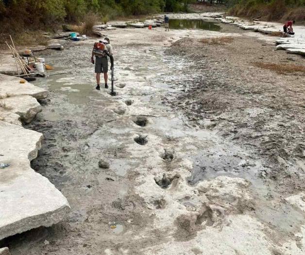 Revela sequía huellas de dinosaurios en Texas Revela sequía huellas de dinosaurios en Texas