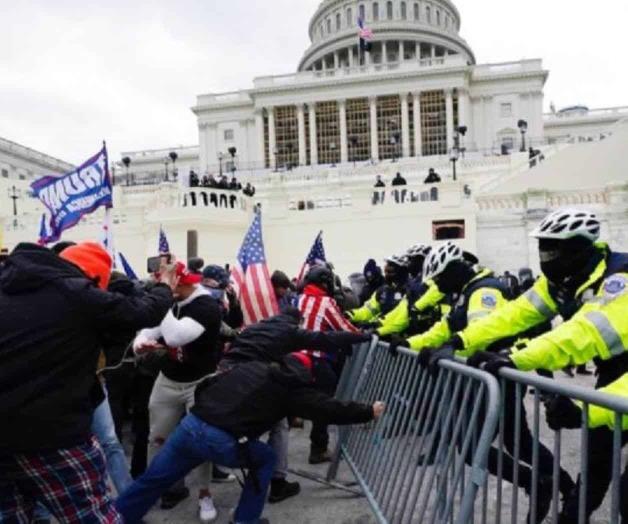 FBI arresta a un antiguo marine por agredir a dos policías durante el asalto al Capitolio de EU