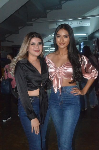 Los lleva a su Isla Divina