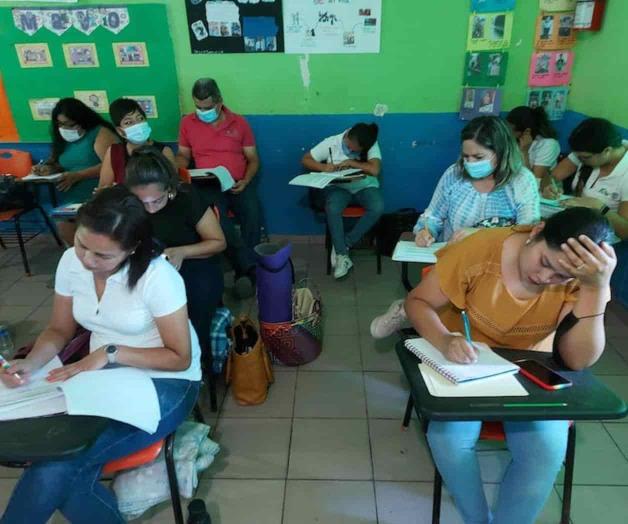 Capacitan a maestros para el nuevo modelo