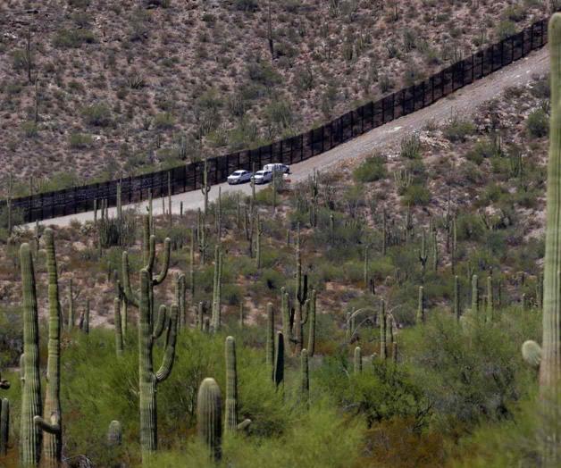 Patrulla Fronteriza rescata a 2 niños migrantes en desierto