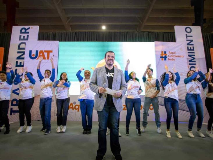 Dan la bienvenida a estudiantes de la UAT Dan la bienvenida a estudiantes de la UAT