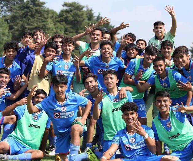Participa Héctor Vázquez en goleada azul Participa Héctor Vázquez en goleada azul