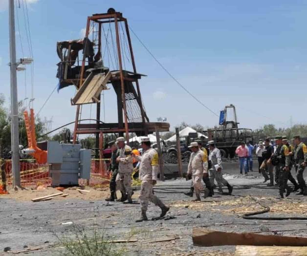 Deciden familiares parar rescate de mineros