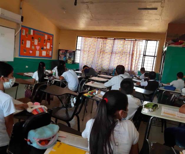 ...Y se hizo la luz en 2 escuelas primarias ...Y se hizo la luz en 2 escuelas primarias