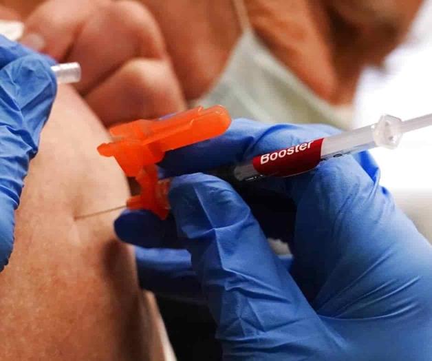 EEUU autoriza refuerzos COVID enfocados en nuevas variantes