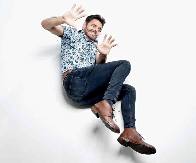 Le reconstruyen el hombro