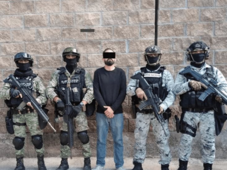 Cae asesor del cártel de Los Mezcales; incitó a la violencia en Colima tras detención de “La Vaca” Cae asesor del cártel de Los Mezcales; incitó a la violencia en Colima tras detención de “La Vaca”