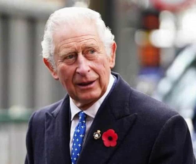 Luce el Príncipe Carlos en inauguración  de Arco del Jubileo