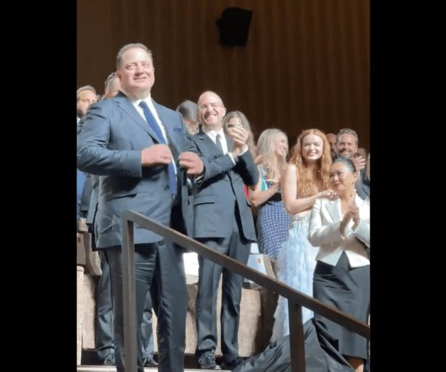 Brendan Fraser llega a lágrimas con larga ovación Brendan Fraser llega a lágrimas con larga ovación