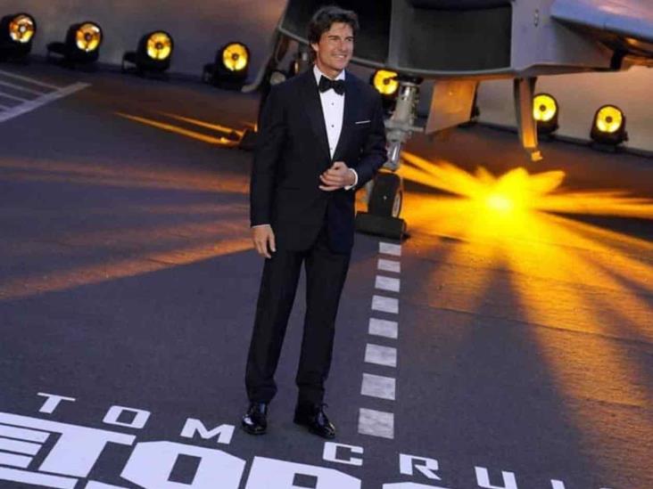 Tom Cruise hace arriesgada acrobacia para promocionar filme Tom Cruise hace arriesgada acrobacia para promocionar filme