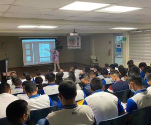 Ponen en ‘línea’ a los alumnos del Conalep